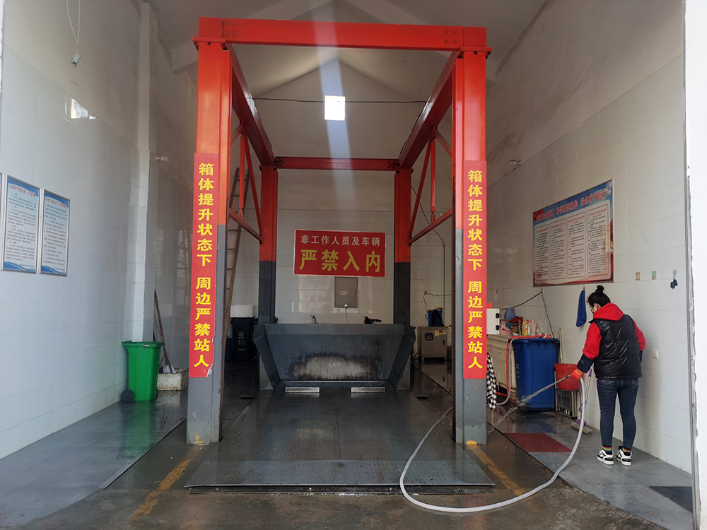 10噸雙缸舉升（shēng）水平式垃圾中轉站